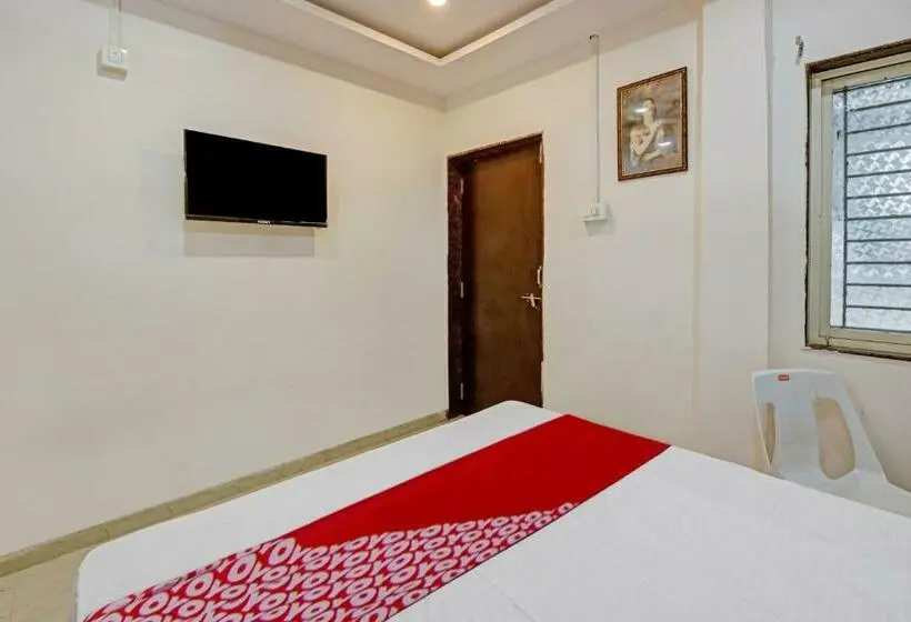Classic Kolmen Hengen Huone, Oyo Flagship The Ashoka Boarding And Lodging