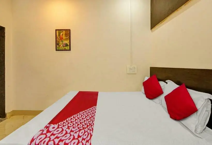 Classic Kolmen Hengen Huone, Oyo Flagship The Ashoka Boarding And Lodging