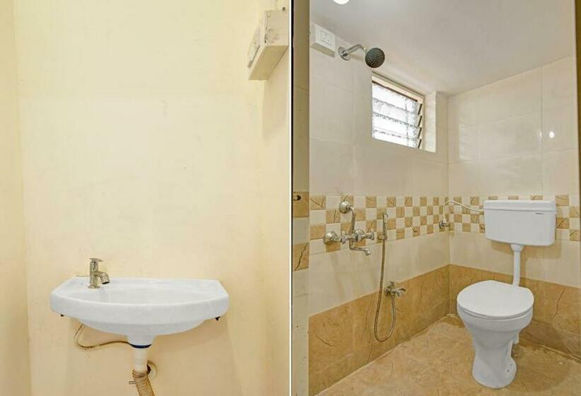 اتاق کلاسیک سه تخته, Oyo Flagship The Ashoka Boarding And Lodging