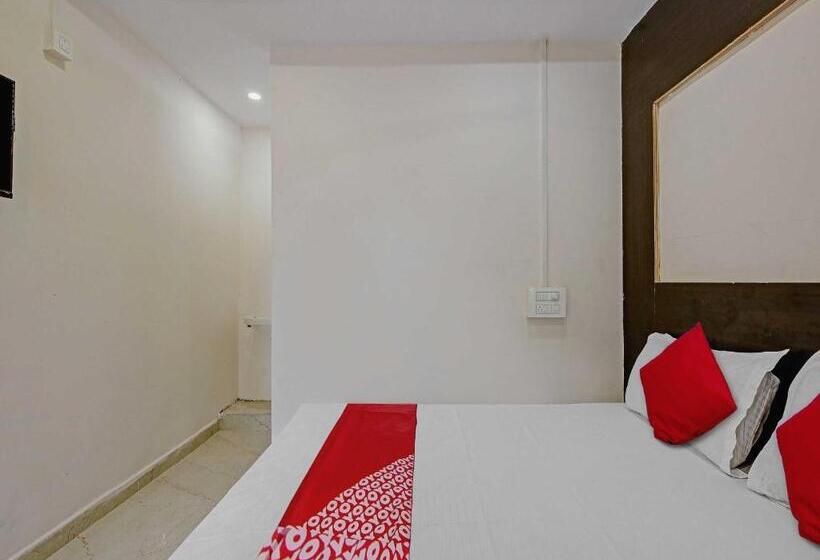 اتاق کلاسیک سه تخته, Oyo Flagship The Ashoka Boarding And Lodging