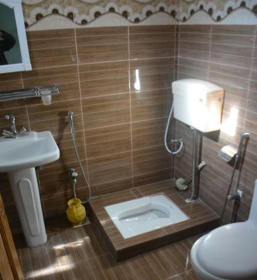 اتاق استاندارد سه نفره, Pc Green Hotel, Mahandri, Kaghan
