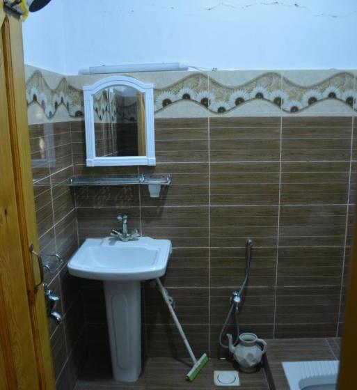 اتاق استاندارد سه نفره, Pc Green Hotel, Mahandri, Kaghan