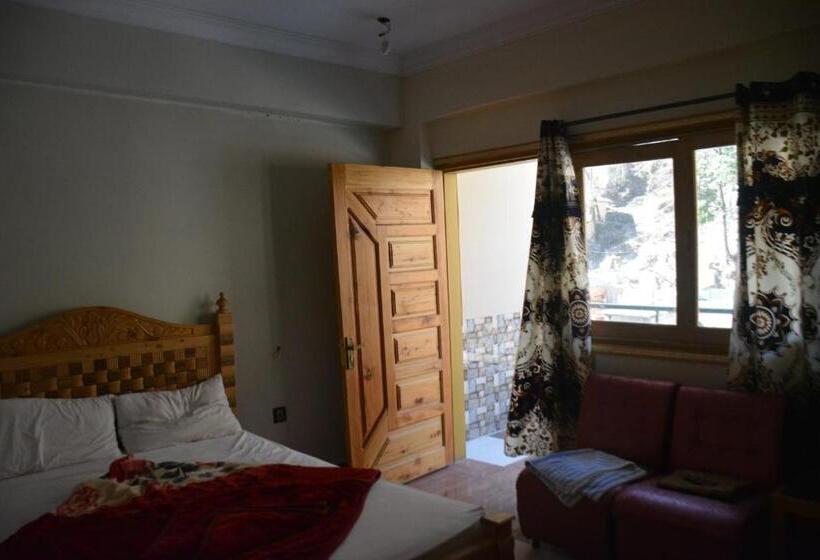 اتاق استاندارد سه نفره, Pc Green Hotel, Mahandri, Kaghan