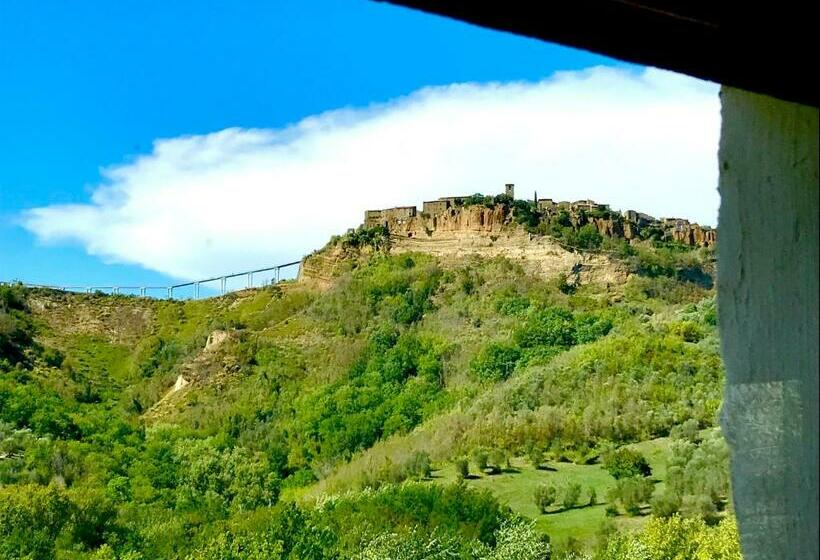 غرفة قياسية, Stanza Panoramica Dimora Bella Civita