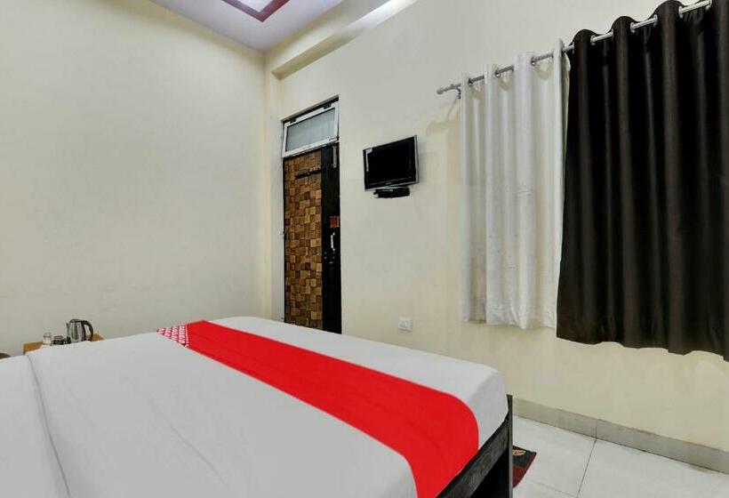 غرفة كلاسيكية ثلاثية, O Sharvil Inn