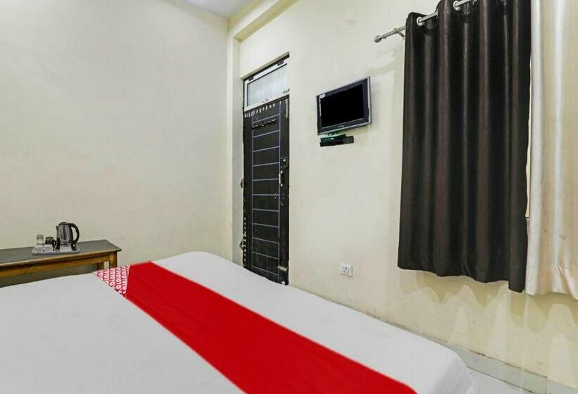 غرفة كلاسيكية ثلاثية, O Sharvil Inn