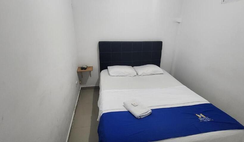 اتاق اکونومی, Noz Inn