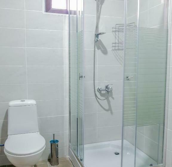 اتاق اکونومی, Villa Pelagoni