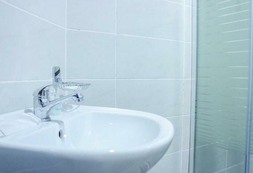 اتاق لوکس با بالکن, Villa Pelagoni