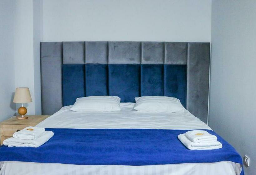 اتاق لوکس با بالکن, Villa Pelagoni