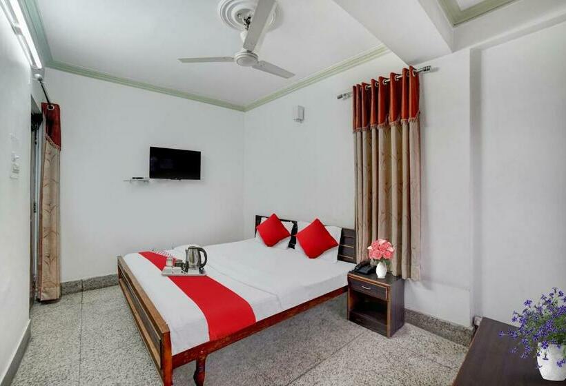 Quarto Triplo Clássico, Oyo Flagship Hotel Naveen