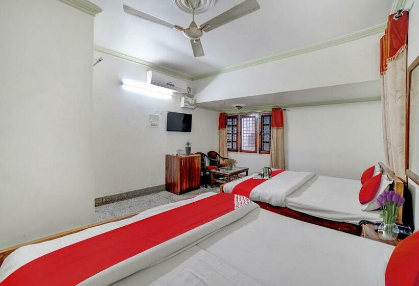 Quarto Triplo Clássico, Oyo Flagship Hotel Naveen
