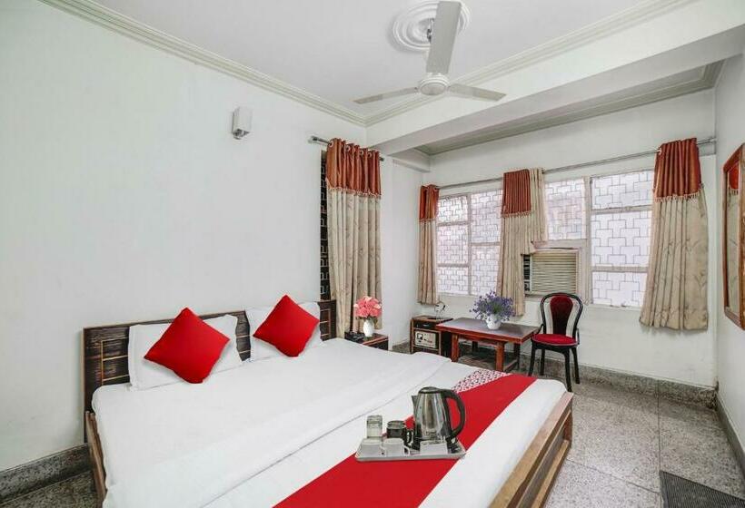 Quarto Triplo Clássico, Oyo Flagship Hotel Naveen