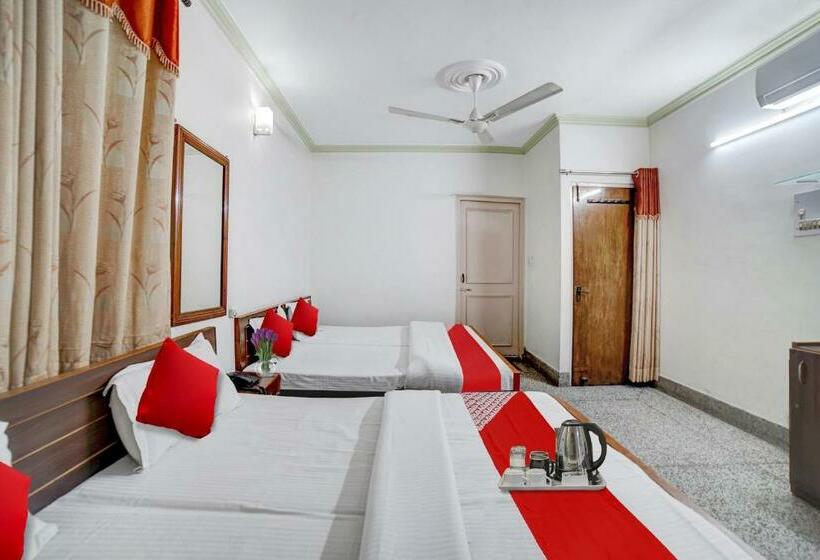 Quarto Triplo Clássico, Oyo Flagship Hotel Naveen