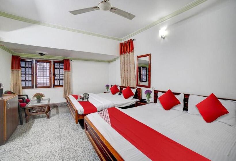Quarto Triplo Clássico, Oyo Flagship Hotel Naveen