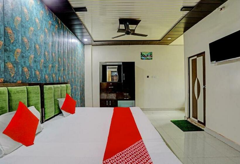 Трехместный Номер Классика, Oyo Flagship K1 Hotel And Restaurant