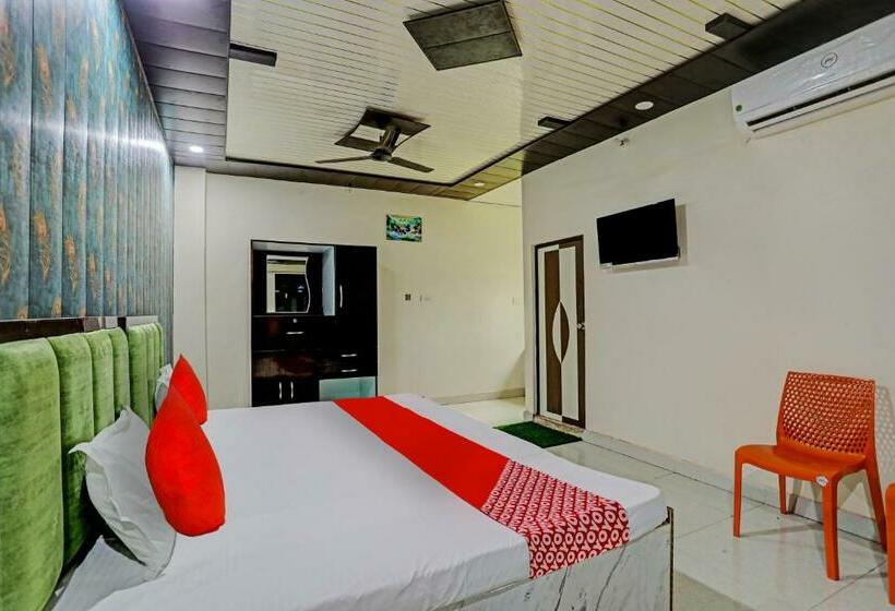 トリプルクラシックルーム, Oyo Flagship K1 Hotel And Restaurant