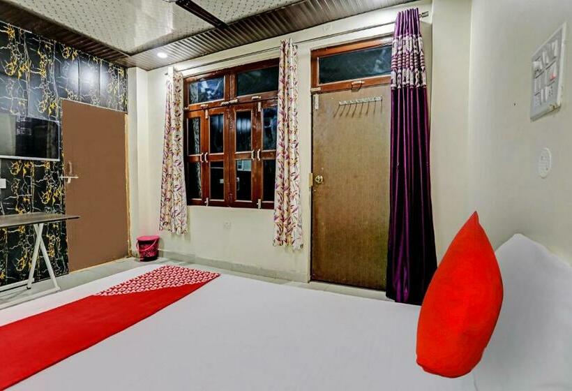 Трехместный Номер Классика, Oyo Flagship K1 Hotel And Restaurant