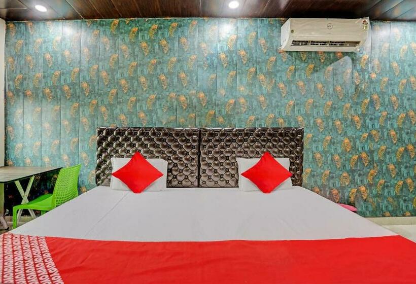 Трехместный Номер Классика, Oyo Flagship K1 Hotel And Restaurant