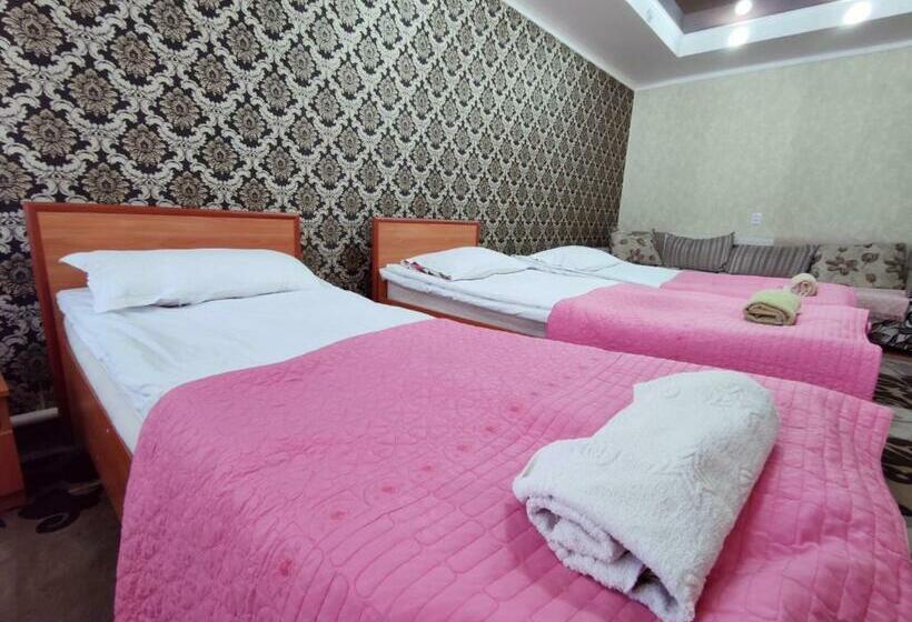اتاق استاندارد سه نفره, Guest House Adimi