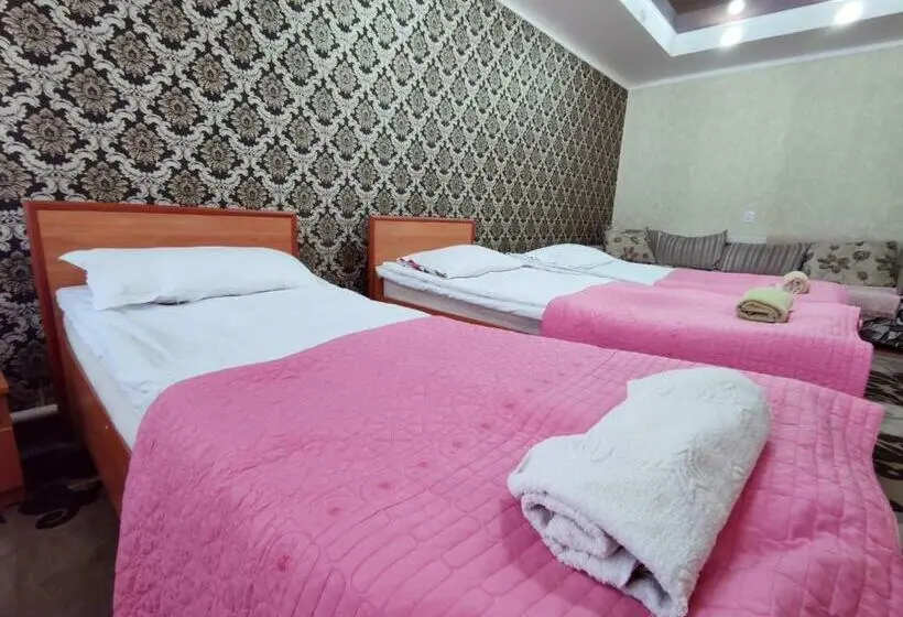 اتاق استاندارد سه نفره, Guest House Adimi