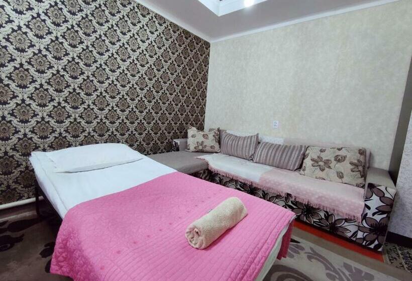 اتاق استاندارد سه نفره, Guest House Adimi
