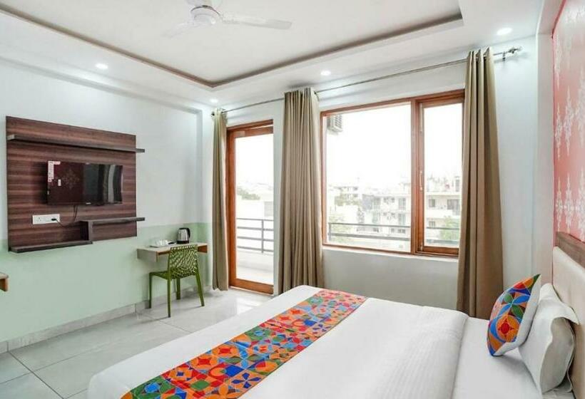 Büyük Çift Kişilik Yataklı Delüks Oda, Tanvi Premium