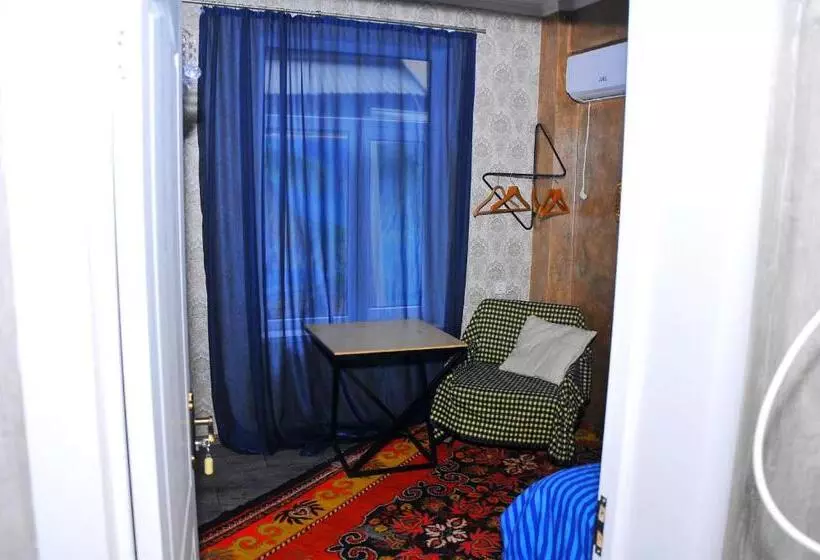 سوییت, Art House Sweet Home