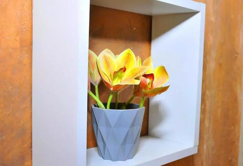 اتاق استاندارد با سرویس بهداشتی مشترک, Art House Sweet Home