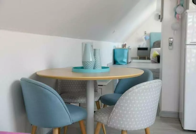 Huoneisto 1 Makuuhuone Allasnäkymä, Appartement Avec Piscine De La Croix