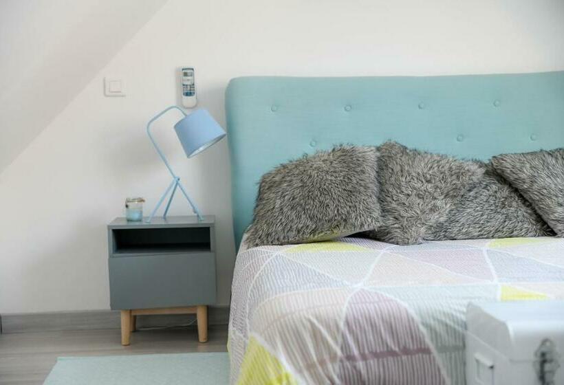 Апартаменты 1 Спальня Вид на Бассейн, Appartement Avec Piscine De La Croix