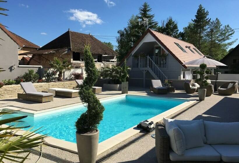 Апартаменты 1 Спальня Вид на Бассейн, Appartement Avec Piscine De La Croix