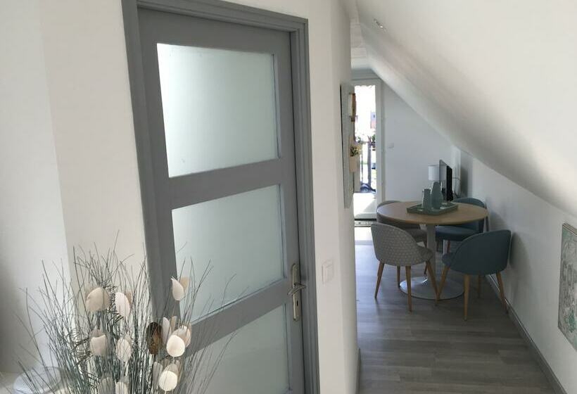 Апартаменты 1 Спальня Вид на Бассейн, Appartement Avec Piscine De La Croix