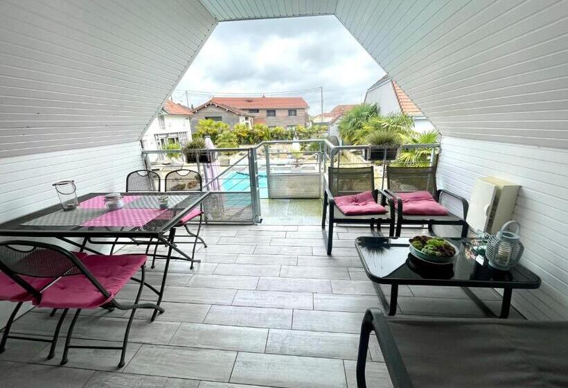 Апартаменты 1 Спальня Вид на Бассейн, Appartement Avec Piscine De La Croix