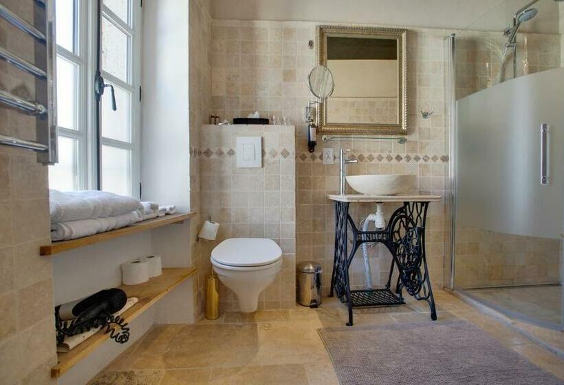 סוויטה דלוקס, Rue Galilee