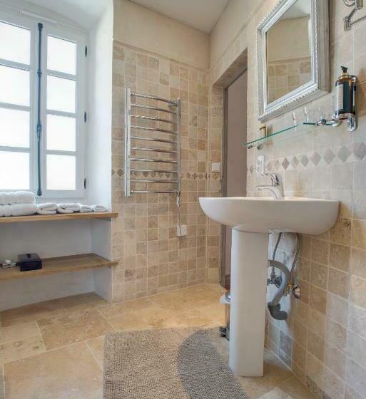 חדר דחוקס עם מיטת קינג, Rue Galilee