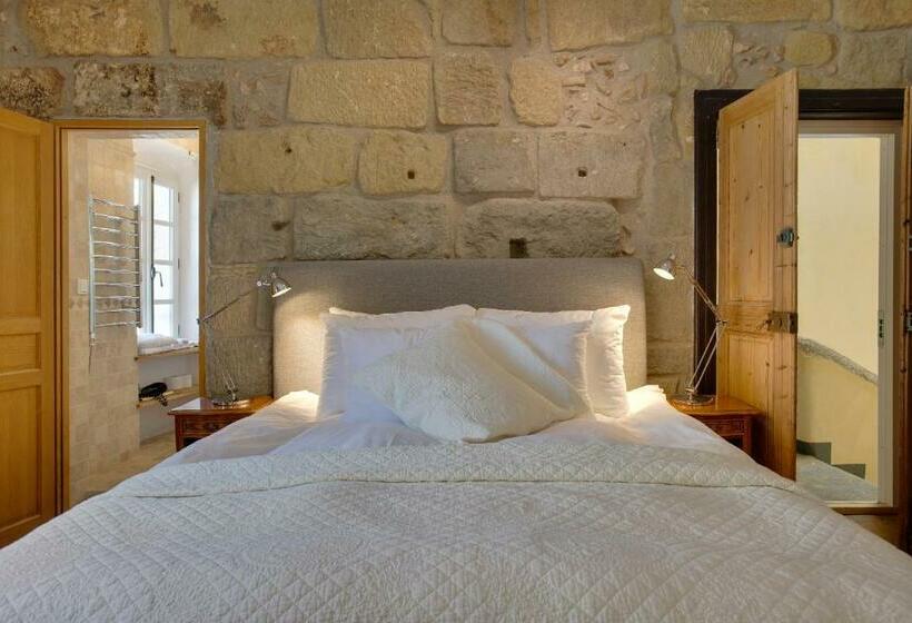 סוויטה דלוקס, Rue Galilee