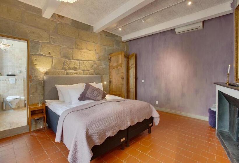 חדר דלוקס, Rue Galilee