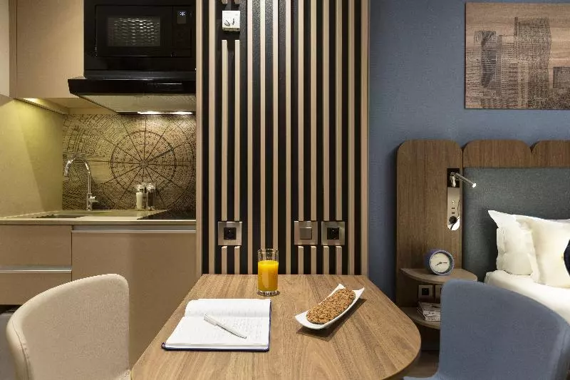 اتاق استاندارد چهار تخته, Fukun No. 3 Motel