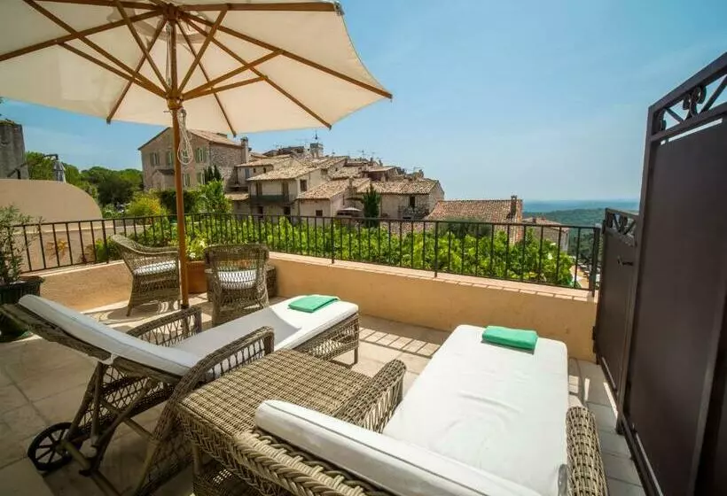 اتاق استاندارد با بالکن و چشم‌انداز دریا, Auberge De Tourrettes