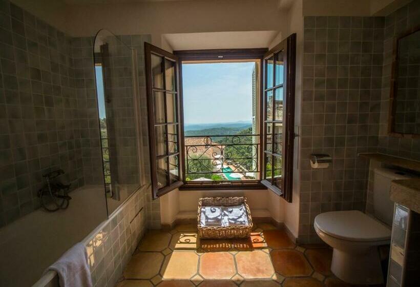 غرفة قياسية مطلّة علي البحر مزوَّدة بشُرفة, Auberge De Tourrettes