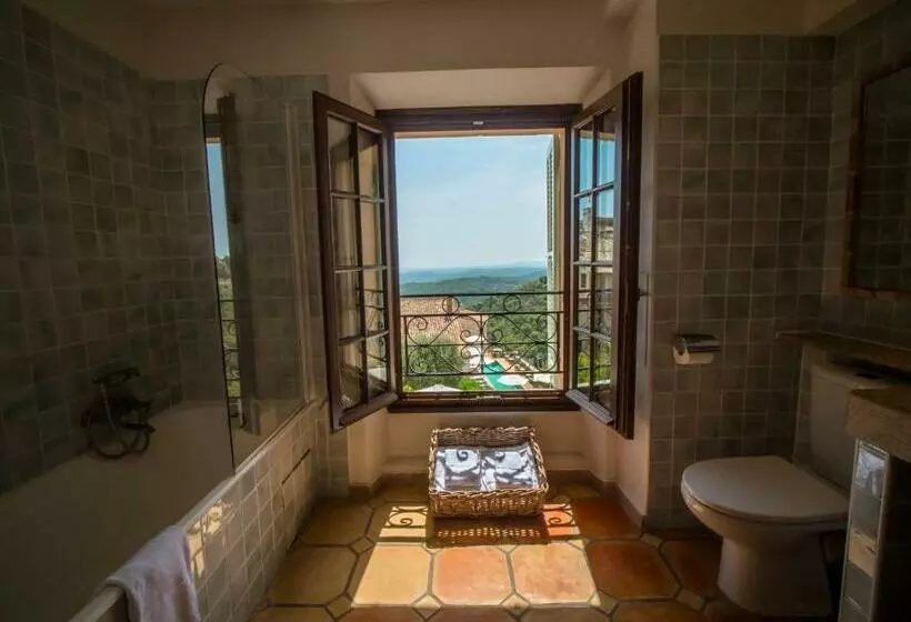 اتاق استاندارد با بالکن و چشم‌انداز دریا, Auberge De Tourrettes