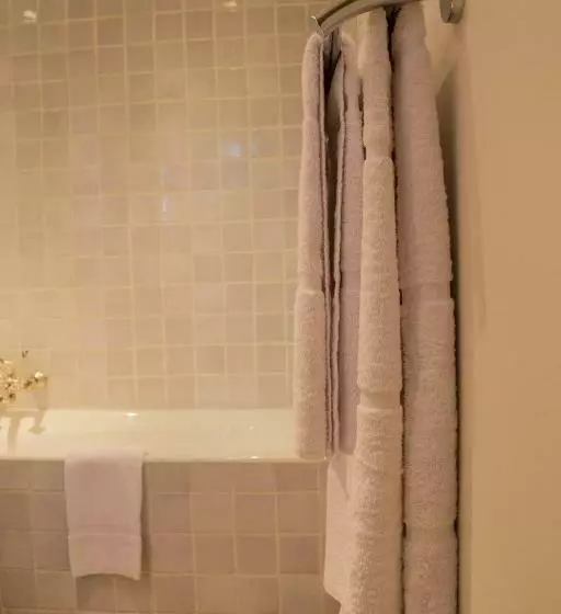 اتاق استاندارد, Auberge De Tourrettes