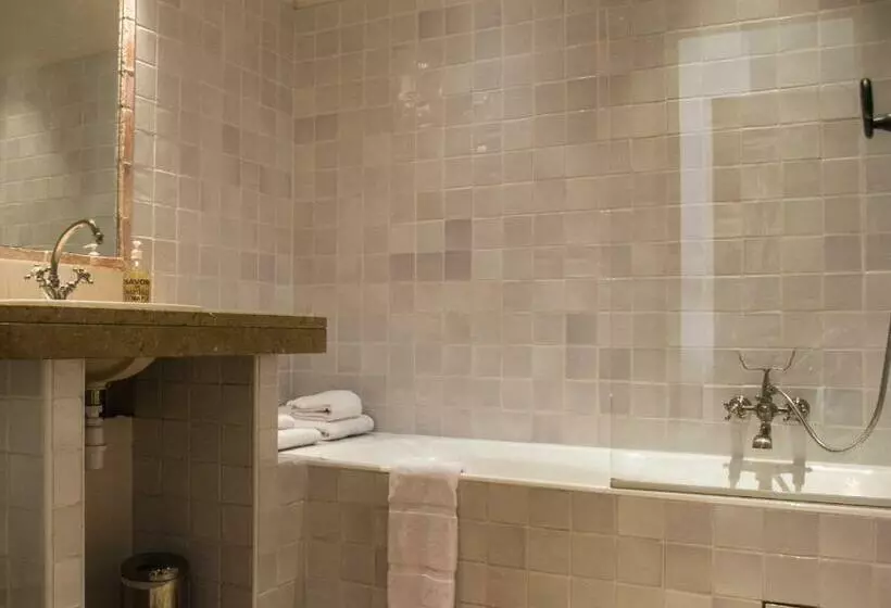 اتاق استاندارد, Auberge De Tourrettes