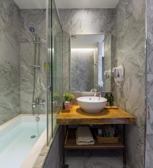 اتاق سوپریور, Herb Art