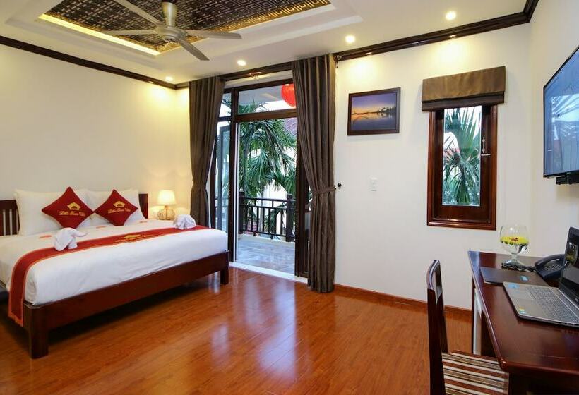 اتاق لوکس با چشم‌انداز استخر, Little Town Villa