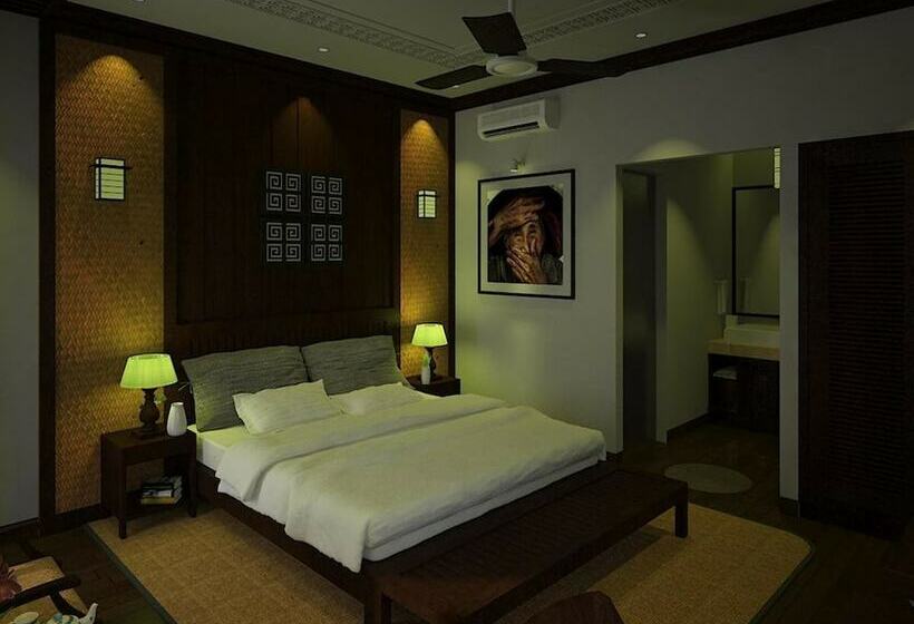 اتاق لوکس با چشم‌انداز استخر, Little Town Villa