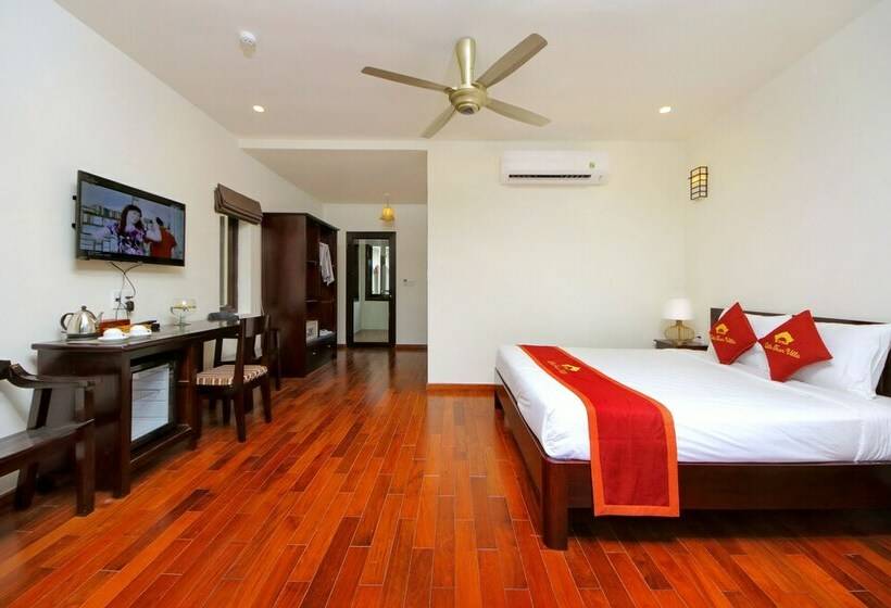 اتاق لوکس با چشم‌انداز استخر, Little Town Villa