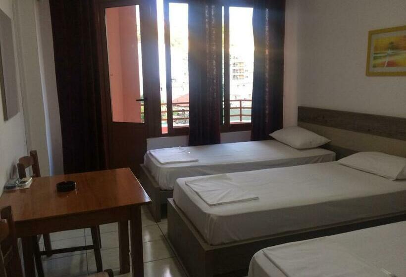 バルコニー付きスタンダードトリプルルーム, Tatzati 2