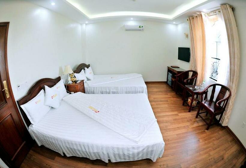 اتاق استاندارد سه نفره, Thuan Thanh